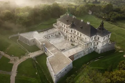 Zamek w Podhorcach: Fascynująca historia i tajemnice pałacu