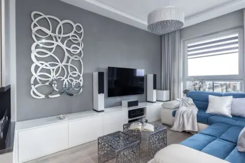 Jakie meble wybrać do salonu z szarymi ścianami? Inspiracje i porady