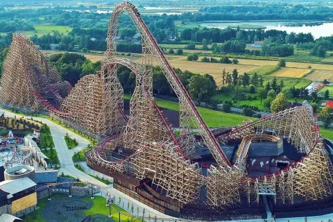 Energylandia: Niesamowita historia parku rozrywki, który podbił Polskę