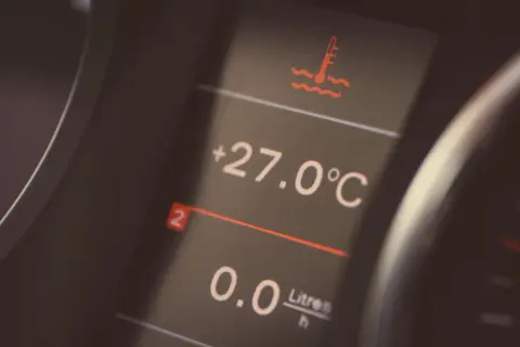Ile wchodzi płynu do chłodnicy Audi A3? Sprawdź, by uniknąć problemów