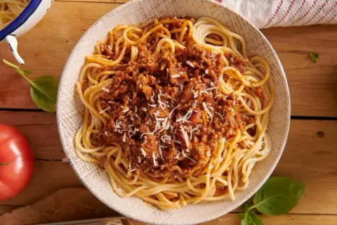 Sos do spaghetti z mięsem mielonym: przepis na idealny smak!