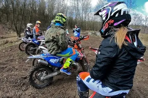 Ile kosztuje szkolenie enduro w Krzeszowicach? Sprawdź ceny i opcje