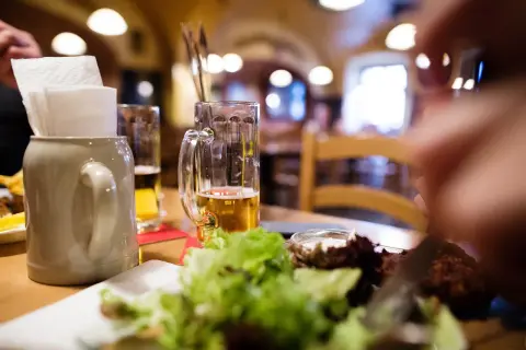 Gdzie zjeść w Szklarskiej Porębie? Najlepsze miejsca na posiłek