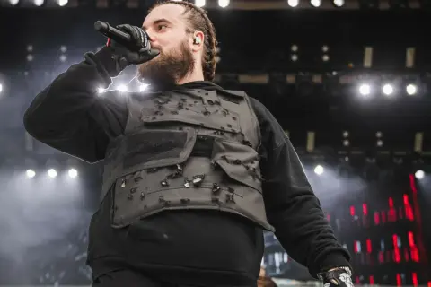 Ile trwa koncert Bedoesa? Sprawdź, zanim wybierzesz się na wydarzenie!