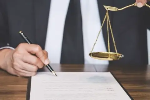 Jak znaleźć akt notarialny w internecie - krok po kroku do sukcesu