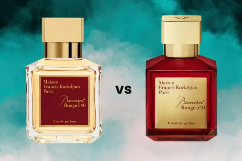 Dwie butelki Maison Francis Kurkdjian Baccarat Rouge 540: jedna z płynem w kolorze bursztynowym (Eau de parfum), druga z intensywnie czerwonym (Extrait de parfum).