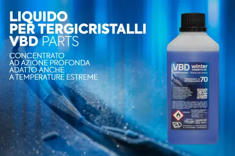 Liquido tergicristalli VBD PARTS concentrato, ideale anche a temperature estreme, per una pulizia profonda del parabrezza.