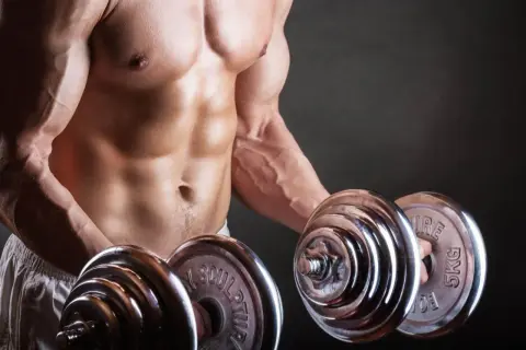 Odżywki na CrossFit: Co działa, a co to strata pieniędzy?