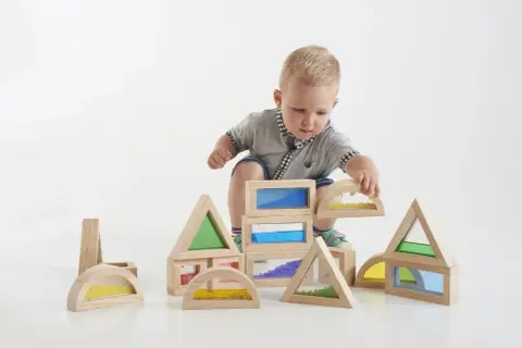 Klocki sensoryczne Montessori - rozwój dziecka przez zabawę i kreatywność