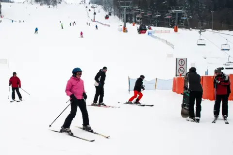 Gdzie na narty w Polsce? Najlepsze stoki, ceny i porady