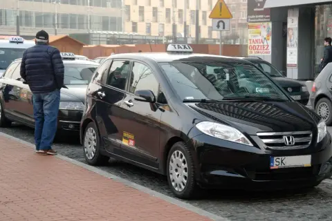 Ile kosztuje taxi z Sosnowca do Katowic? Sprawdź ceny i stawki