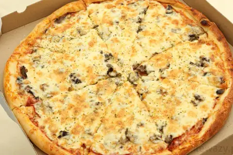 Kaloryczność pizzy 40 cm: Ile kcal? Konkretne liczby i fakty