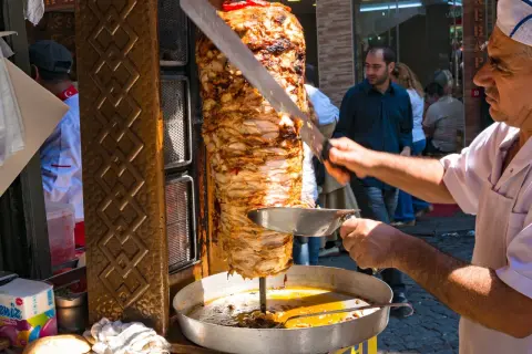 Ile kosztuje kebab w Czechach? Ceny, które Cię zaskoczą