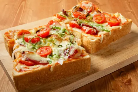 Jak zrobić szybką pizzę w 30 minut – prosty przepis na smaczną kolację