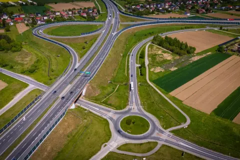 Tarnów A4: Twój przewodnik dojazdu. Wybierz węzeł bezbłędnie!