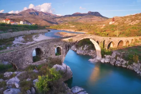 Albania: Więcej niż tania alternatywa? Plaże, góry, UNESCO!