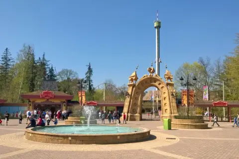 Holiday Park Attraktionen: Ihr Guide für Adrenalin & Familienspaß