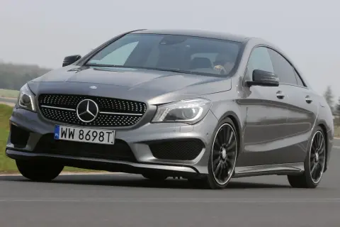 Mercedes CLA 250 4MATIC: Czy warto? Osiągi, koszty, wady