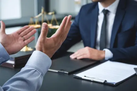 Czy adwokat z urzędu jest skuteczny? Sprawdź, co musisz wiedzieć