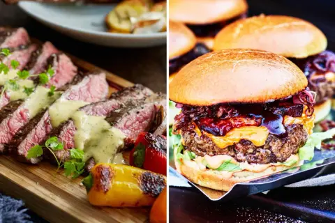 Skivad biff med sås och grillade paprikor, bredvid en saftig hamburgare med ost och karamelliserad lök. Gott att grilla!