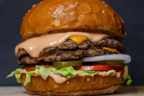 Le secret d'une sauce burger maison inoubliable : nos recettes