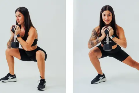 Donna esegue esercizi gambe con manubrio: squat e affondo laterale.
