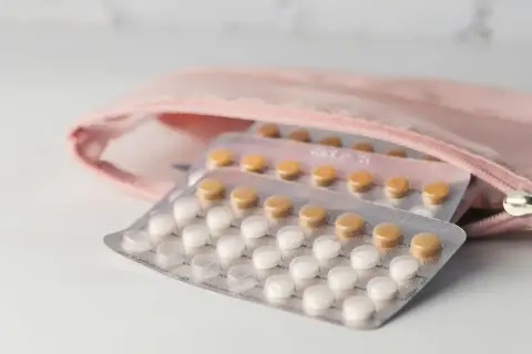 Jak postępować przy zmianie tabletek antykoncepcyjnych, aby uniknąć problemów?