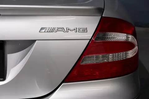Mercedes CLK 55 AMG – moc, luksus i ukryte problemy, które musisz znać