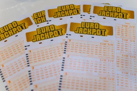 Jakie są stopnie wygranych w Eurojackpot i jak je zdobyć?