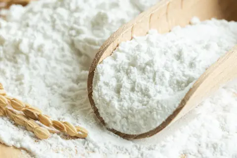 Mąka ryżowa: suche ciasto? Jak piec wilgotne i puszyste!