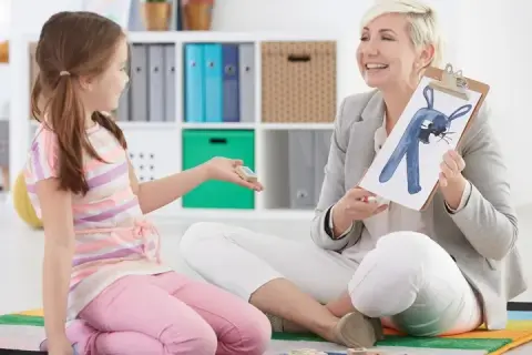 Kiedy z dzieckiem do logopedy: najlepszy moment na pierwszą wizytę