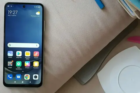 Redmi Note 10 recenzja – czy warto go kupić mimo wad?