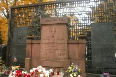 Jak znaleźć zmarłego na cmentarzu bródnowskim bez zbędnych trudności