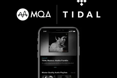 Logo MQA i TIDAL na czarnym tle nad ekranem telefonu z playlistą TIDAL Masters: Aretha Franklin.