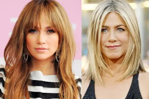 Jennifer Lopez y Jennifer Aniston, dos estilos que rejuvenecen cortes de pelo mujer de 50 años.