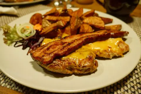 Bacówka u Józka Łódź: Góralski klimat, menu, atrakcje. Czy warto?