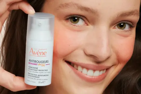 Krem Avène Antirougeurs Rosamed SPF 50+ to idealne rozwiązanie, co stosować na trądzik różowaty. Zapewnia ochronę i nawilżenie wrażliwej skórze.