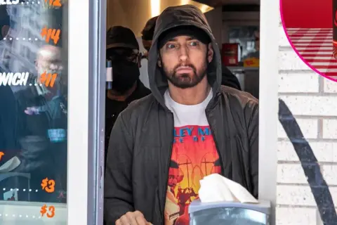 Eminem kto to? Poznaj kontrowersyjnego rapera i jego historię