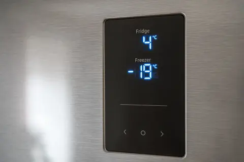 Jaka jest optymalna temperatura w lodówce? Klucz do świeżości i oszczędności