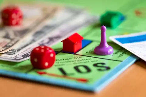 Jakie Monopoly jest najfajniejsze? Odkryj najlepsze edycje gier