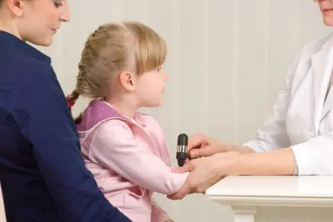 Neurolog co bada? Odkryj, co ocenia podczas wizyty i badań
