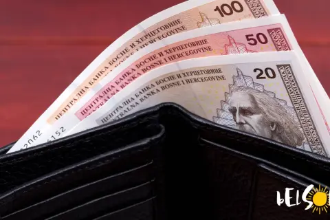 Bośnia i Hercegowina: Waluta i płatności. Jak oszczędzić?