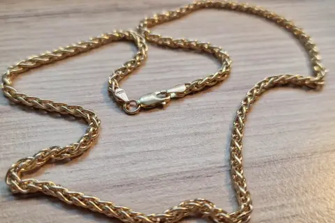 Gdzie kupić złoty łańcuszek? Odkryj najlepsze oferty i style
