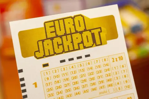 Fragment kuponu Eurojackpot z widocznym napisem i polami do wyboru liczb.