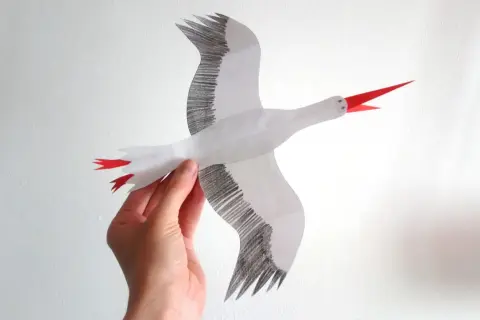Jak zrobić bociana z papieru? Od prostych form po origami 3D.
