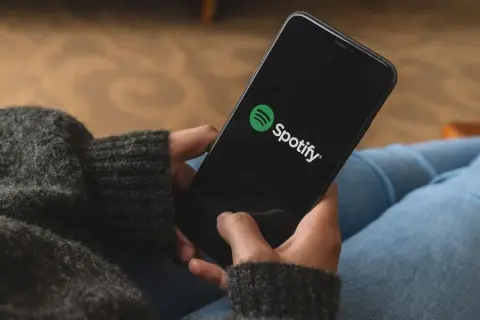 Ile Spotify płaci artystom? Fakty, które mogą cię zaskoczyć