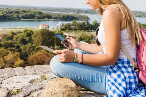Messenger za granicą: Ukryty koszt, który cię zaskoczy? Prawda o opłatach