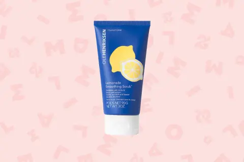 Tube de gommage visage OLEHENRIKSEN "Lemonade Smoothing Scrub" avec AHA et extrait de zeste de citron. Aha, bha, c'est le moment de transformer votre peau !