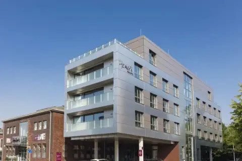 Heiner's Hotel Gelsenkirchen: Design, Genuss & Events am See