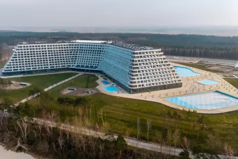 Kiedy będzie otwarty hotel Gołębiewski w Pobierowie? Oczekiwania i status